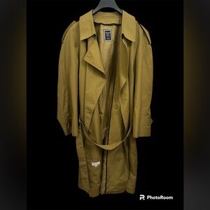 Dior Trench Coat. Size 42 Regular. Great Condition.